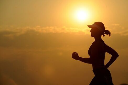 Podes correr non só pola mañá, senón tamén pola noite para perder peso. 